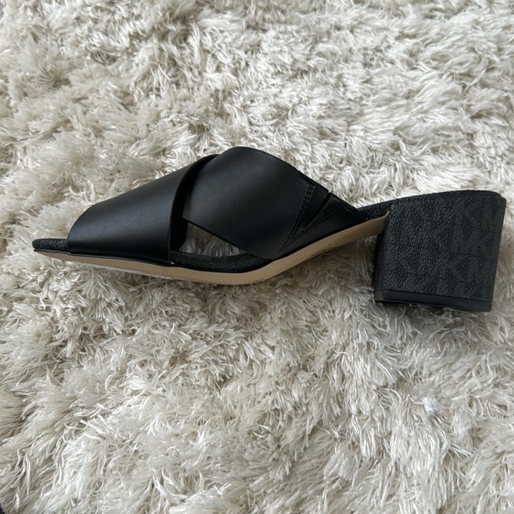 Michael Kors Black Women's Slide Sandals new ✨size 6 - Picture 5 of 8